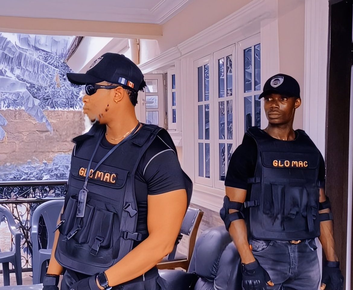 Glomac-security-guards-at-event